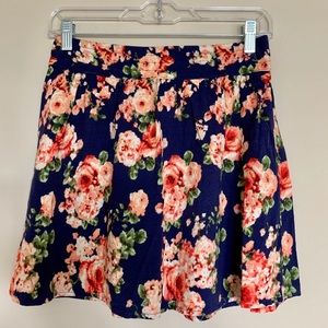 Beautiful floral skater skirt 🌹